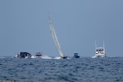 B25_Jamaica_BTS_046_SplashNews