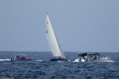 B25_Jamaica_BTS_048_SplashNews