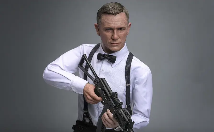 Hot Toys James Bond