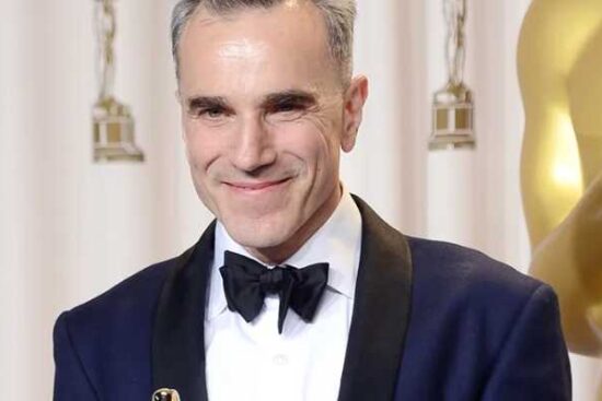 Daniel Day-Lewis considerado para papel de James Bond
